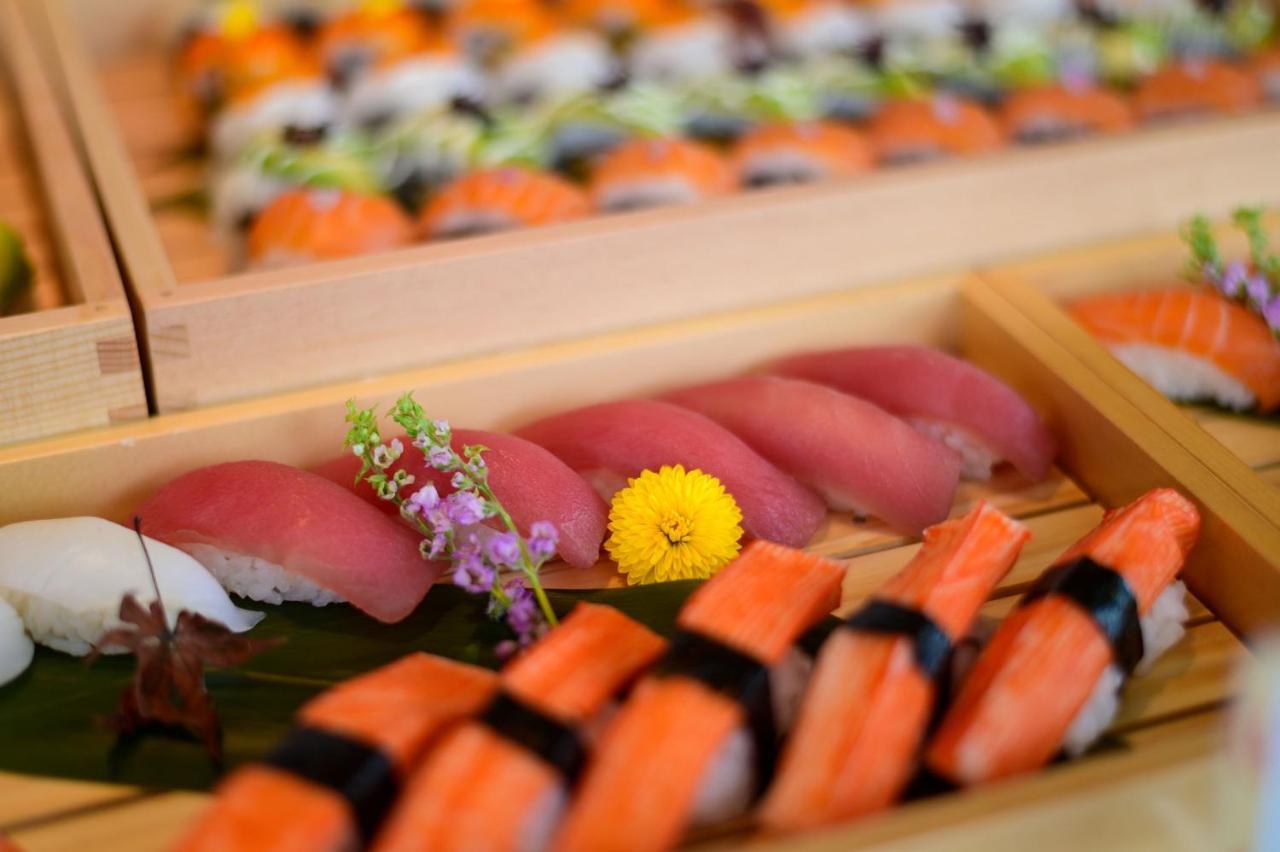 Hotel Nikko Bangkok Buitenkant foto Sushi